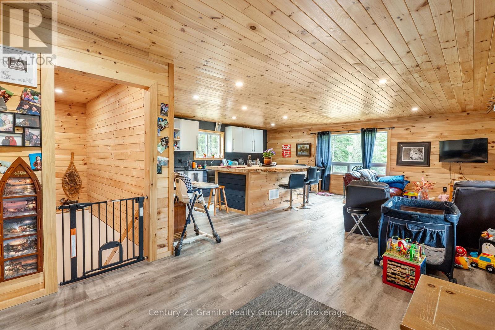 10498 Highway 118, Algonquin Highlands, Ontario  K0M 1J0 - Photo 8 - X12335342