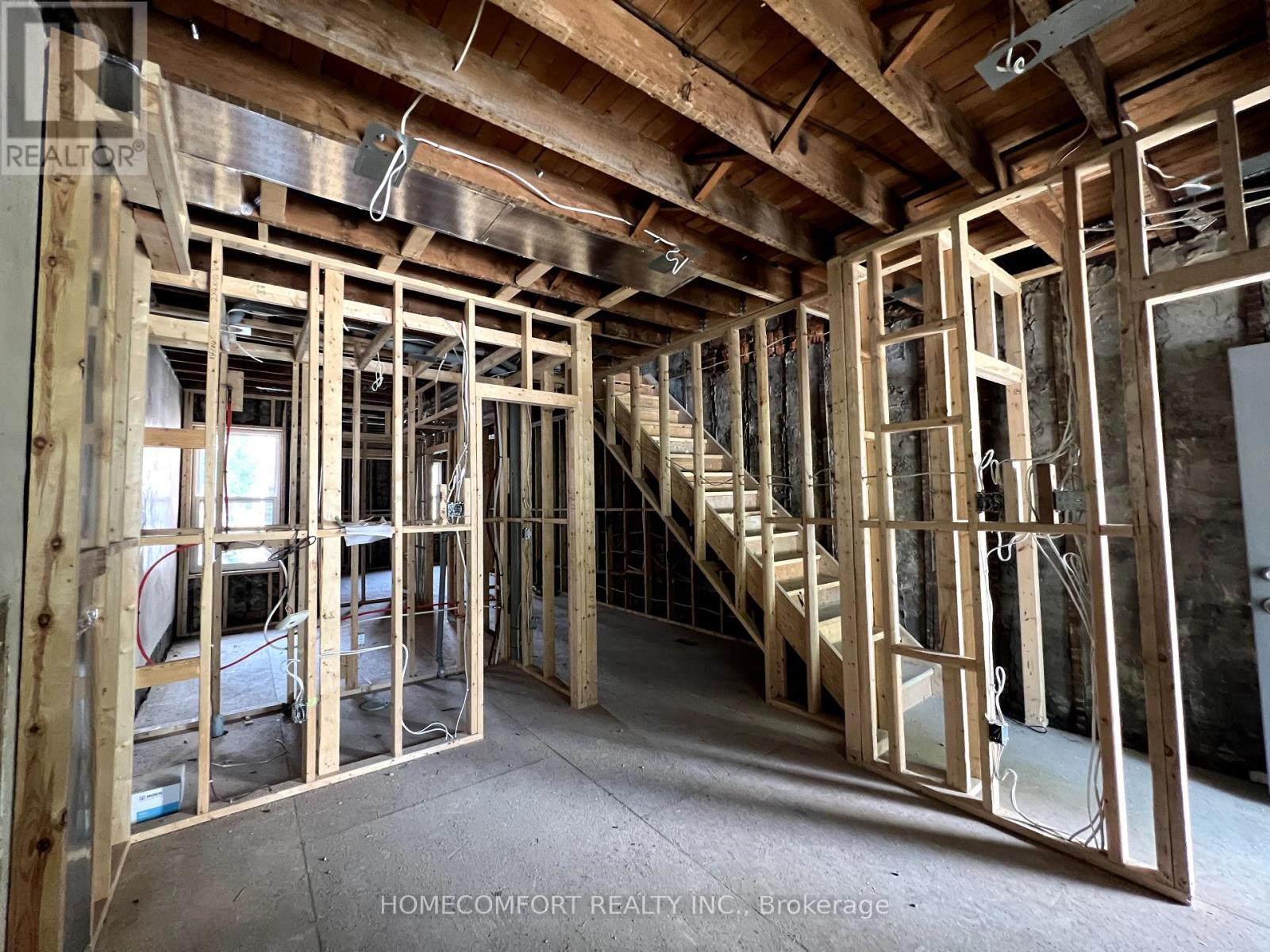 652 Crawford Street, Toronto, Ontario  M6G 3K2 - Photo 4 - C12335374