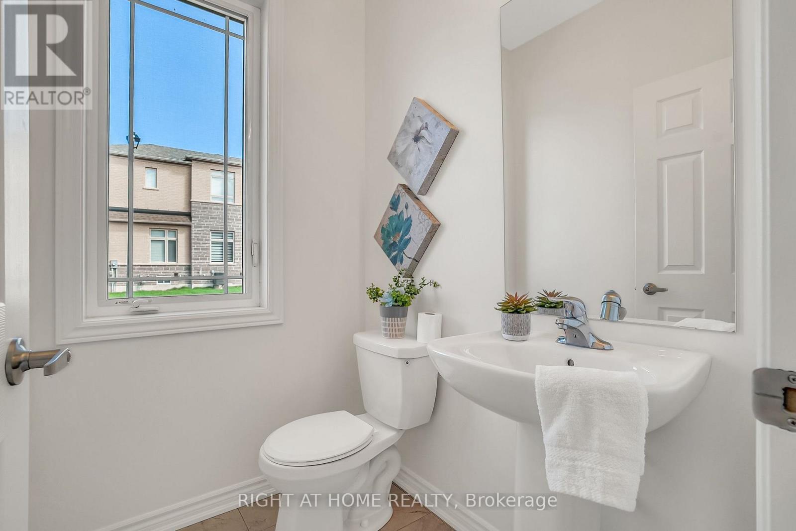 2091 Hallandale Street, Oshawa, Ontario  L1L 0T9 - Photo 6 - E12335355