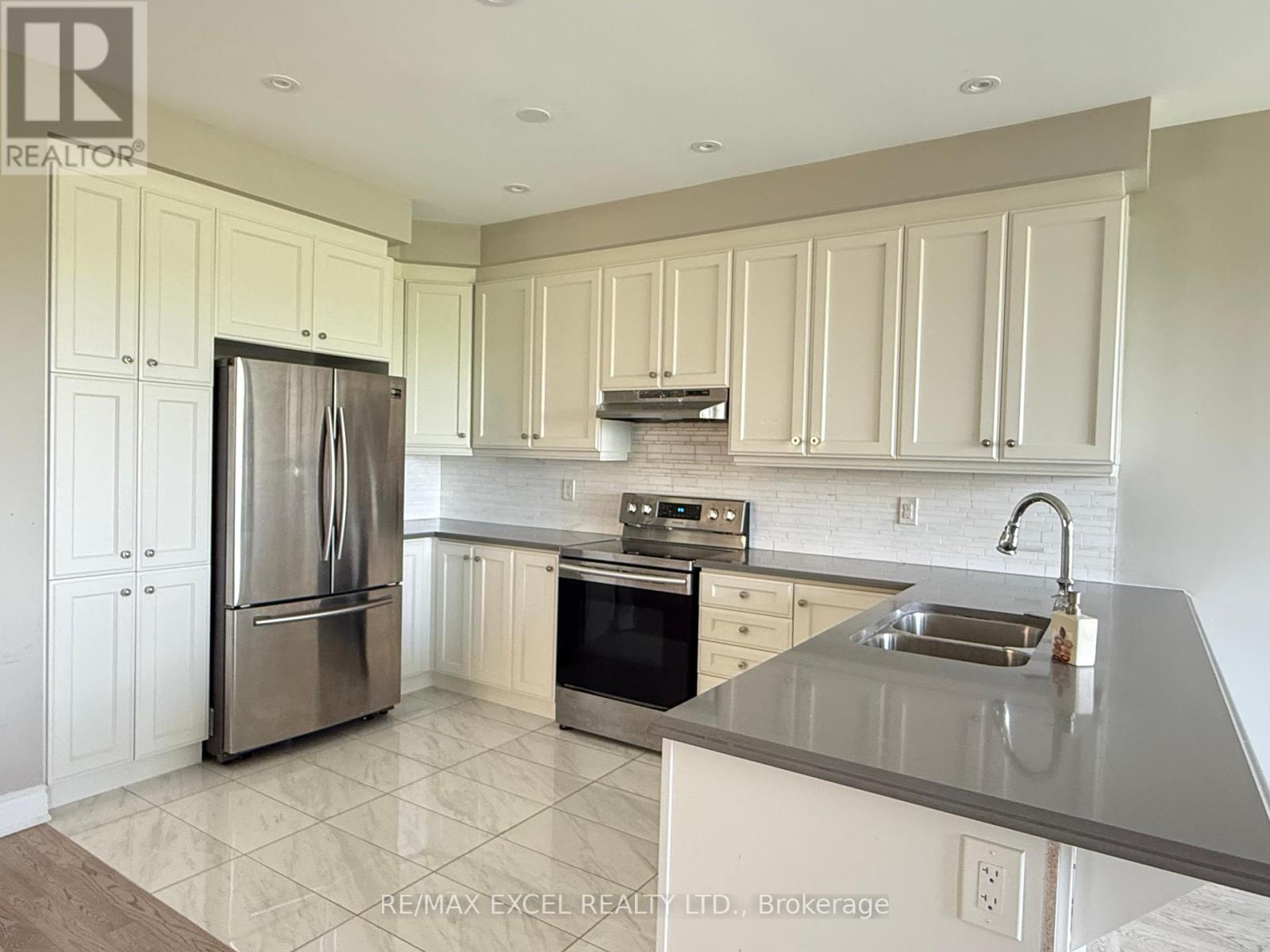 Property at 94 HARTNEY DRIVE image 5