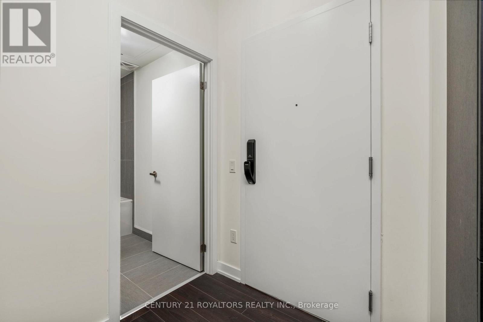 1416 - 28 Ann Street, Mississauga, Ontario  L5G 0E1 - Photo 4 - W12335360