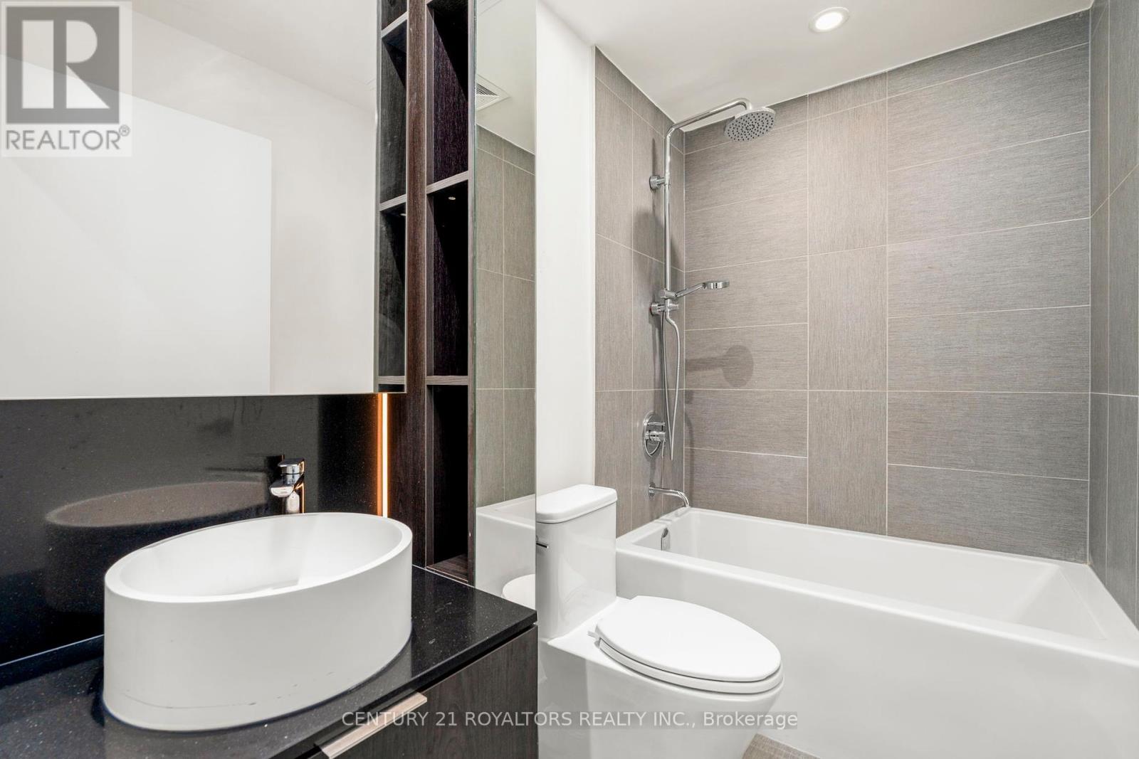 1416 - 28 Ann Street, Mississauga, Ontario  L5G 0E1 - Photo 5 - W12335360