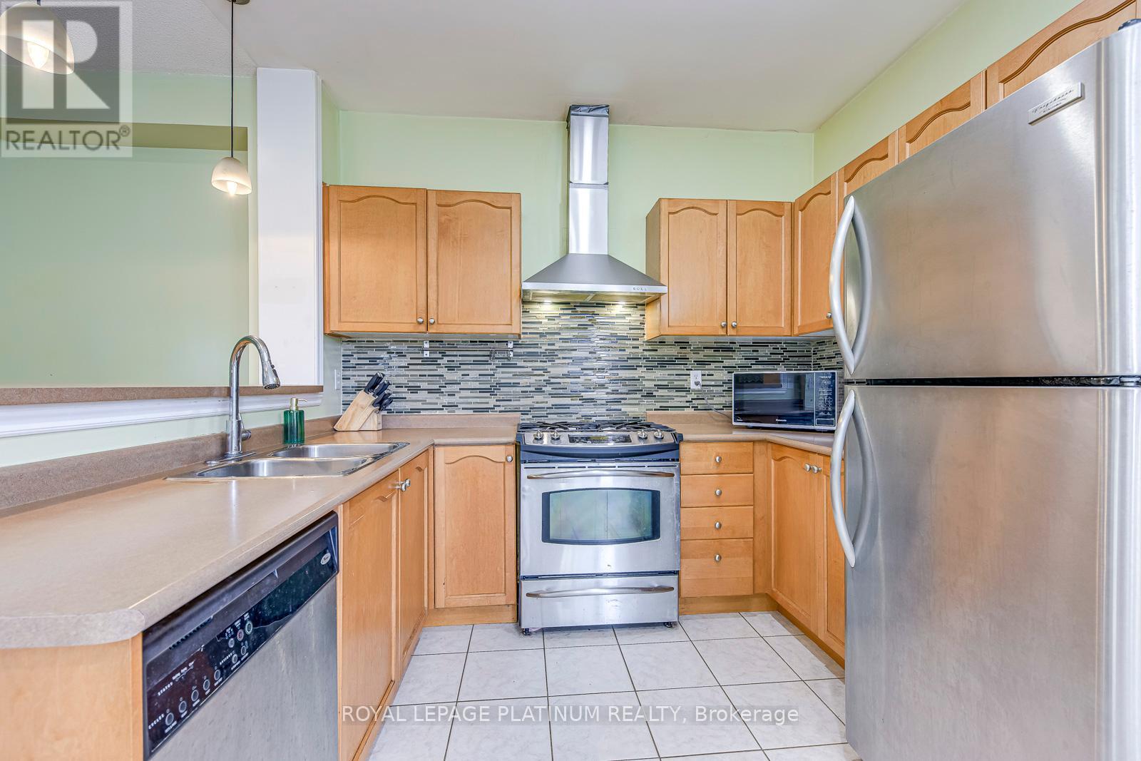 5644 Longboat Avenue, Mississauga, Ontario  L5M 7E8 - Photo 12 - W12335379