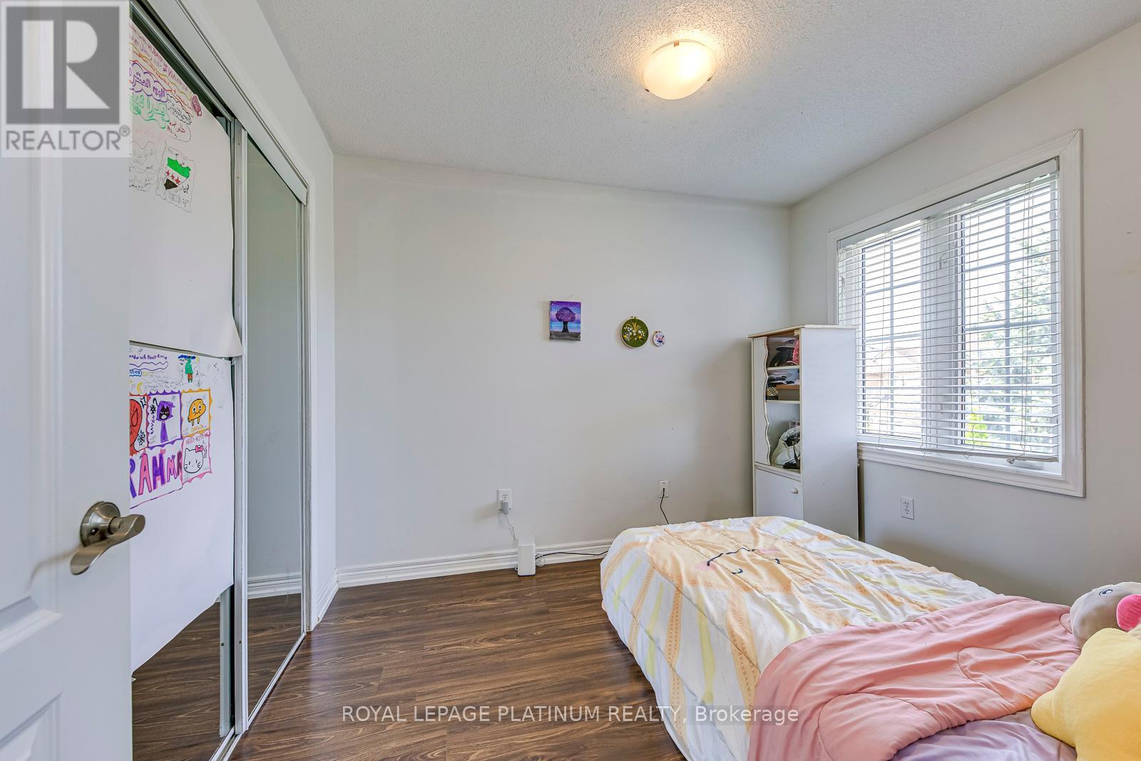 5644 Longboat Avenue, Mississauga, Ontario  L5M 7E8 - Photo 21 - W12335379