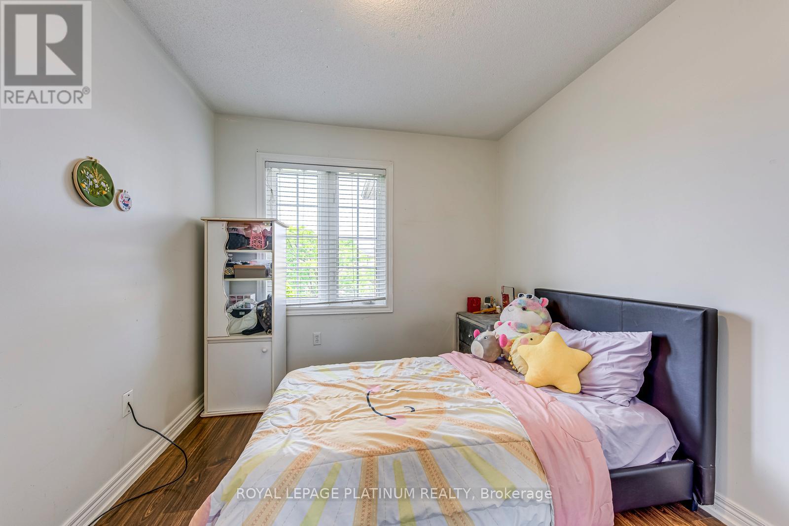 5644 Longboat Avenue, Mississauga, Ontario  L5M 7E8 - Photo 22 - W12335379