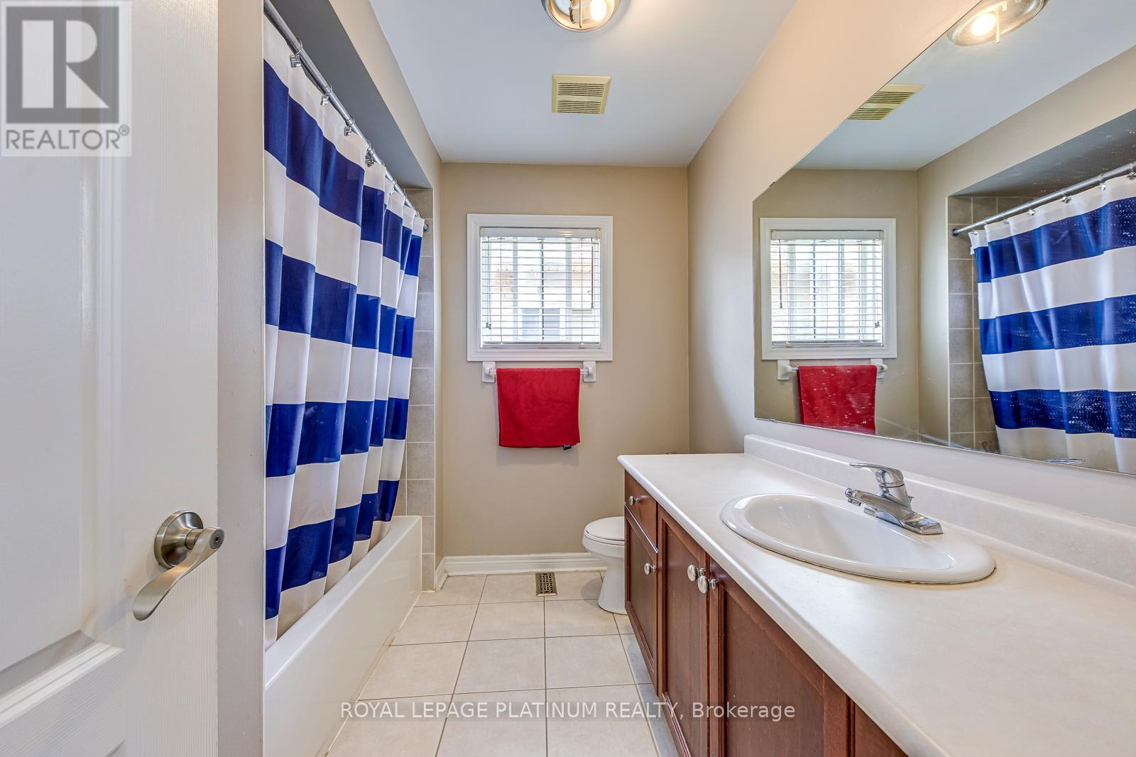 5644 Longboat Avenue, Mississauga, Ontario  L5M 7E8 - Photo 25 - W12335379