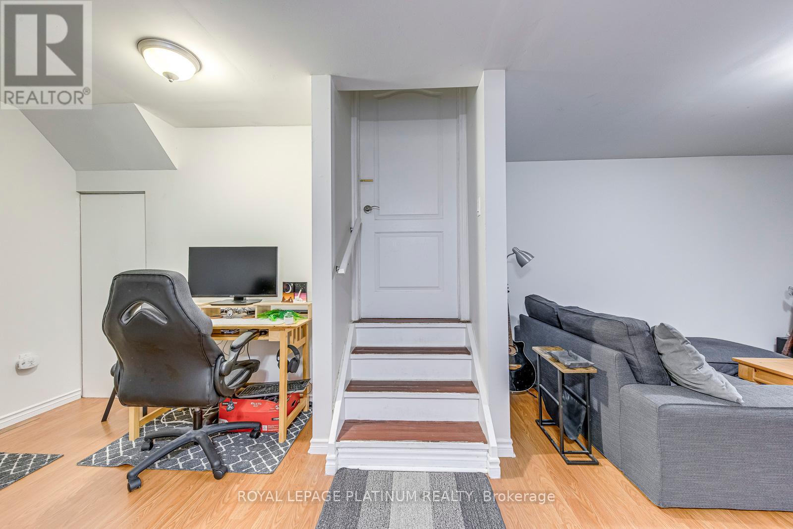 5644 Longboat Avenue, Mississauga, Ontario  L5M 7E8 - Photo 26 - W12335379