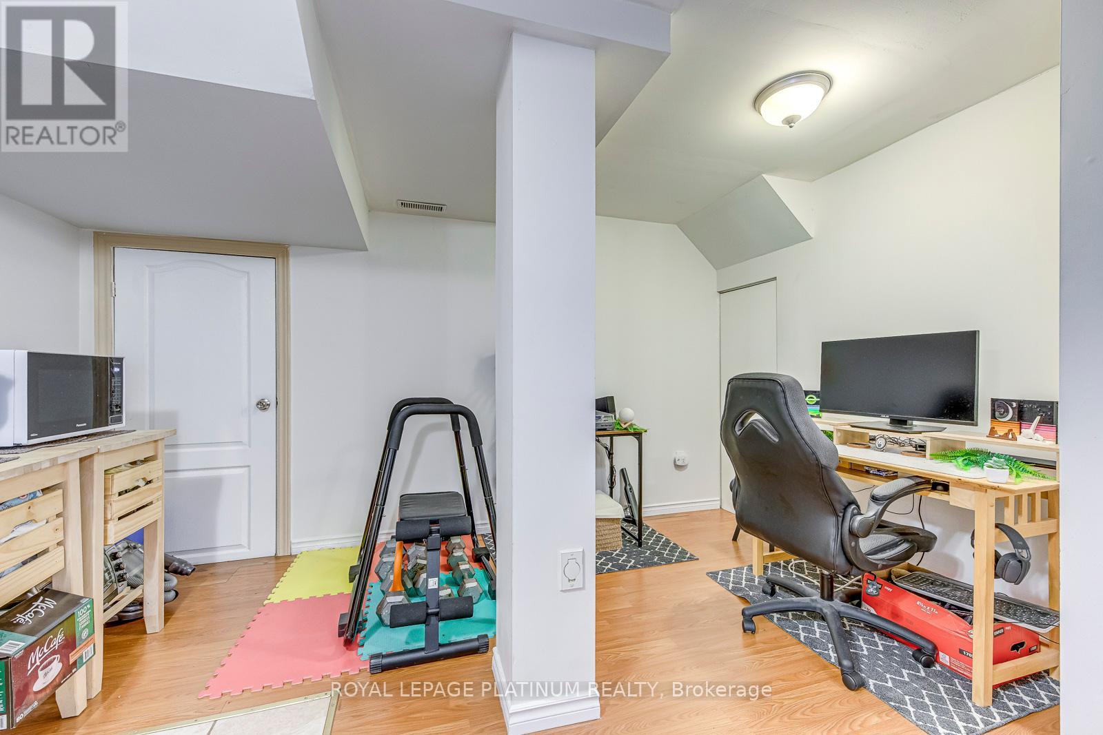 5644 Longboat Avenue, Mississauga, Ontario  L5M 7E8 - Photo 27 - W12335379