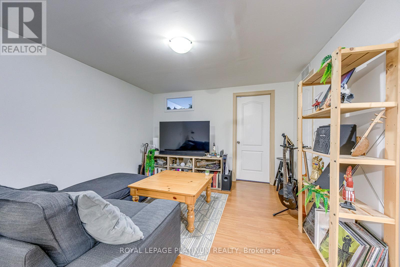 5644 Longboat Avenue, Mississauga, Ontario  L5M 7E8 - Photo 32 - W12335379