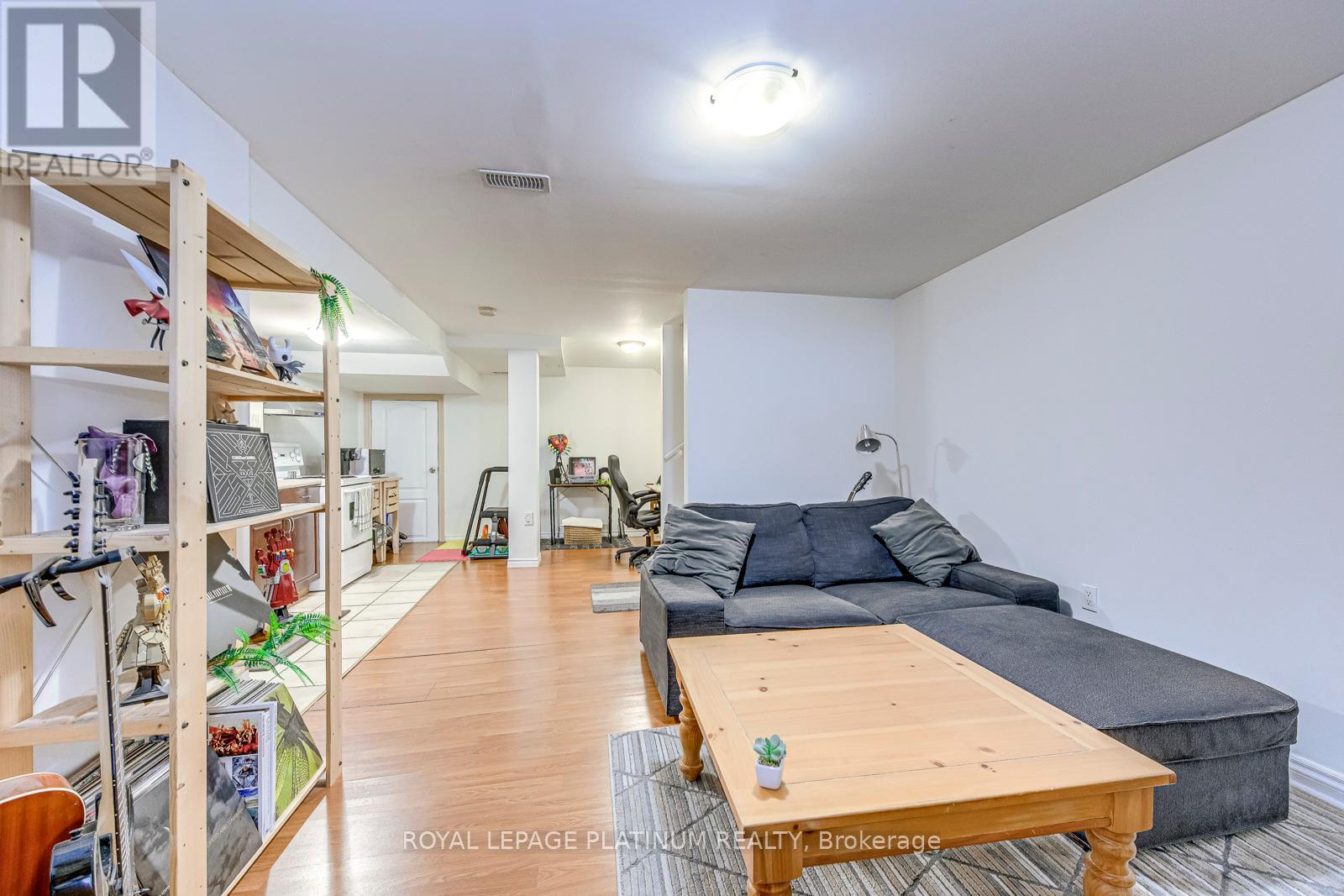 5644 Longboat Avenue, Mississauga, Ontario  L5M 7E8 - Photo 33 - W12335379