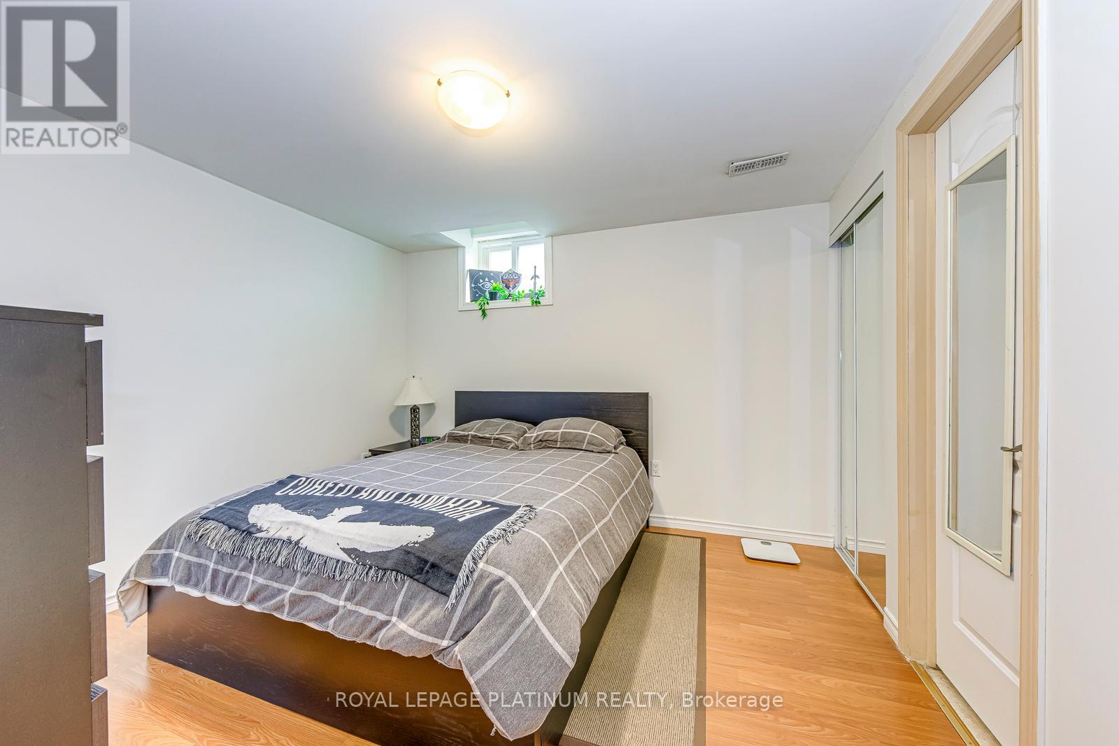 5644 Longboat Avenue, Mississauga, Ontario  L5M 7E8 - Photo 34 - W12335379