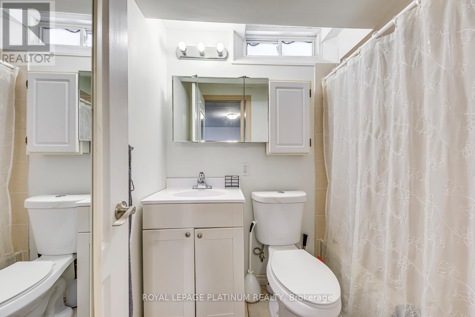 5644 Longboat Avenue, Mississauga, Ontario  L5M 7E8 - Photo 36 - W12335379