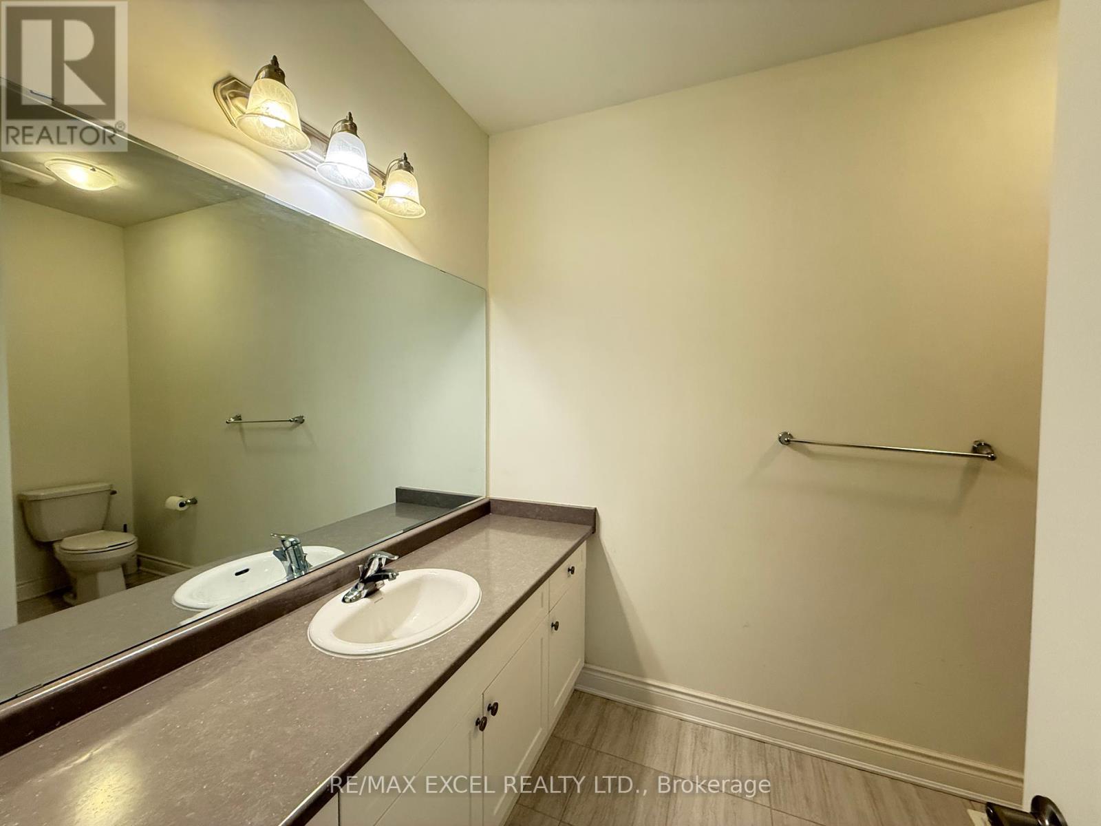 94 Hartney Drive, Richmond Hill, Ontario  L4S 0K6 - Photo 10 - N12334637