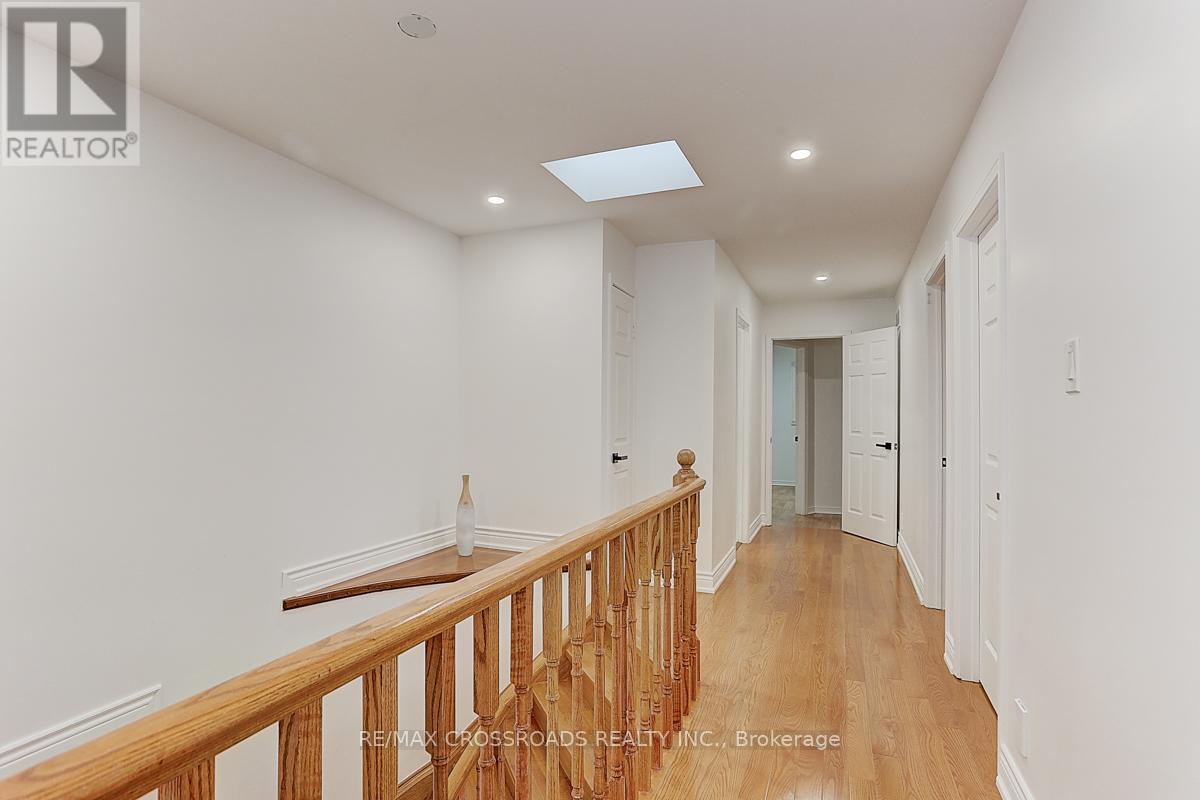 125 Green Bush Crescent, Vaughan, Ontario  L4J 5M3 - Photo 23 - N12335341