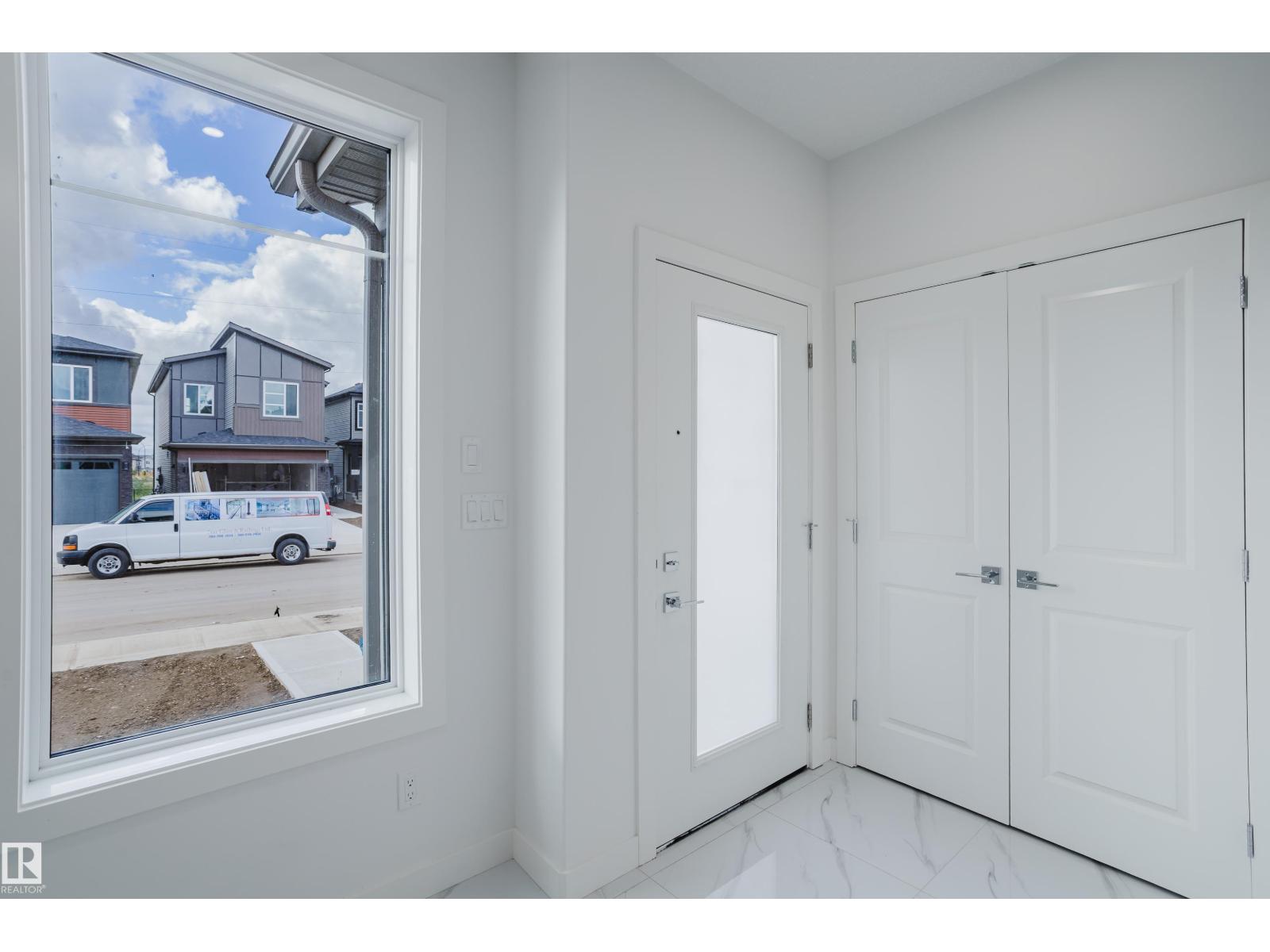255 25 St Sw, Edmonton, Alberta  T6X 3K3 - Photo 4 - E4452213