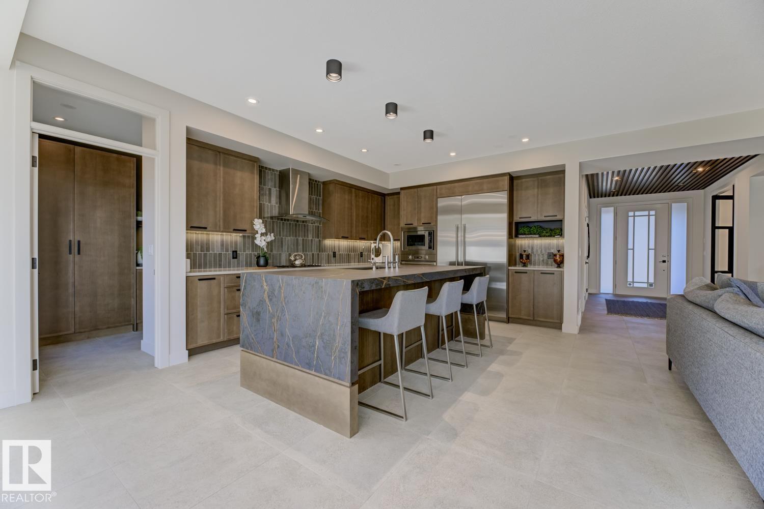 Property at 6038 CRAWFORD DR SW image 3