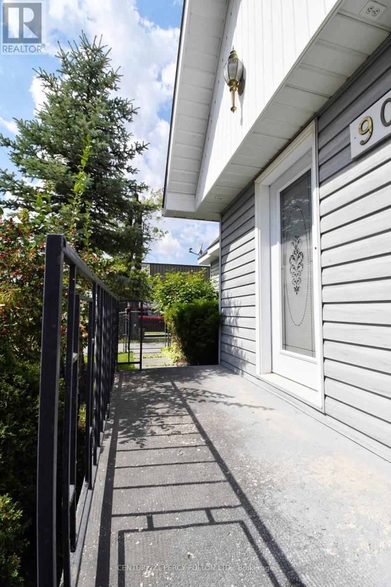 900 Prince Street, Hearst, Ontario  P0L 1N0 - Photo 3 - T12334808