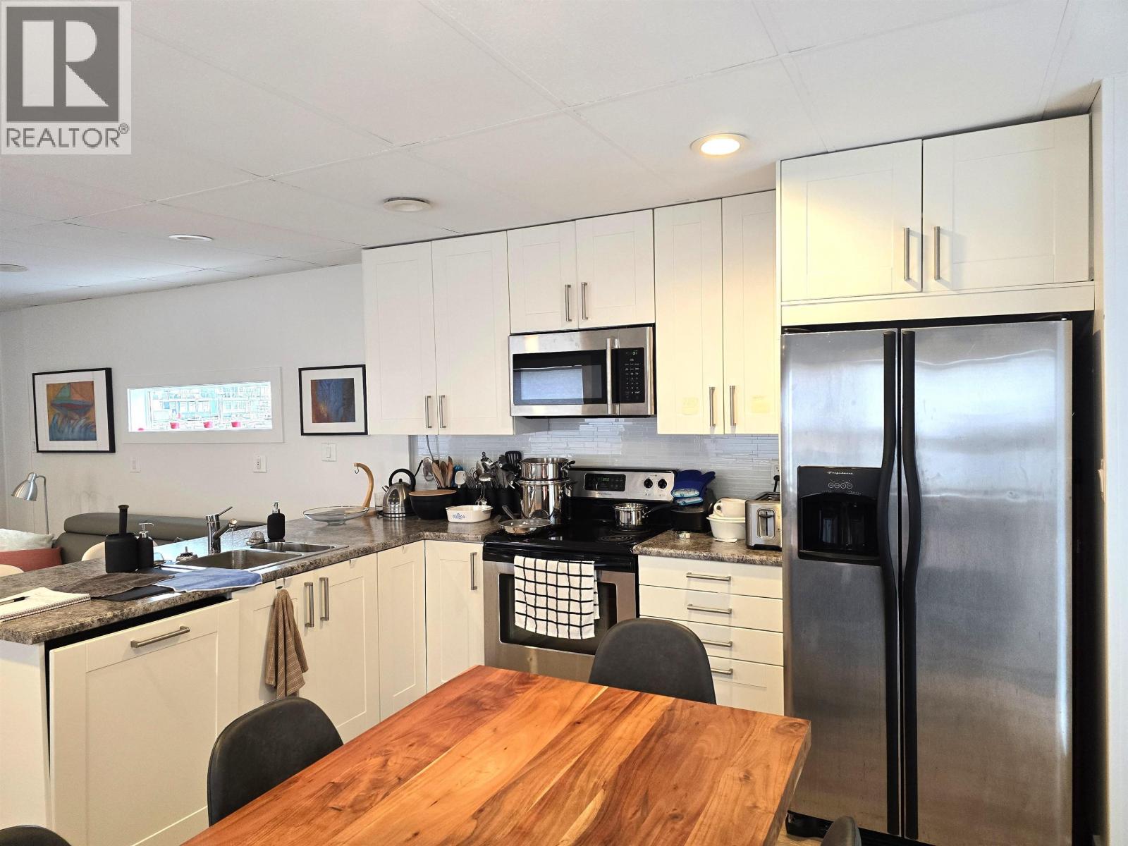 Property at GNB20 415 W ESPLANADE image 4