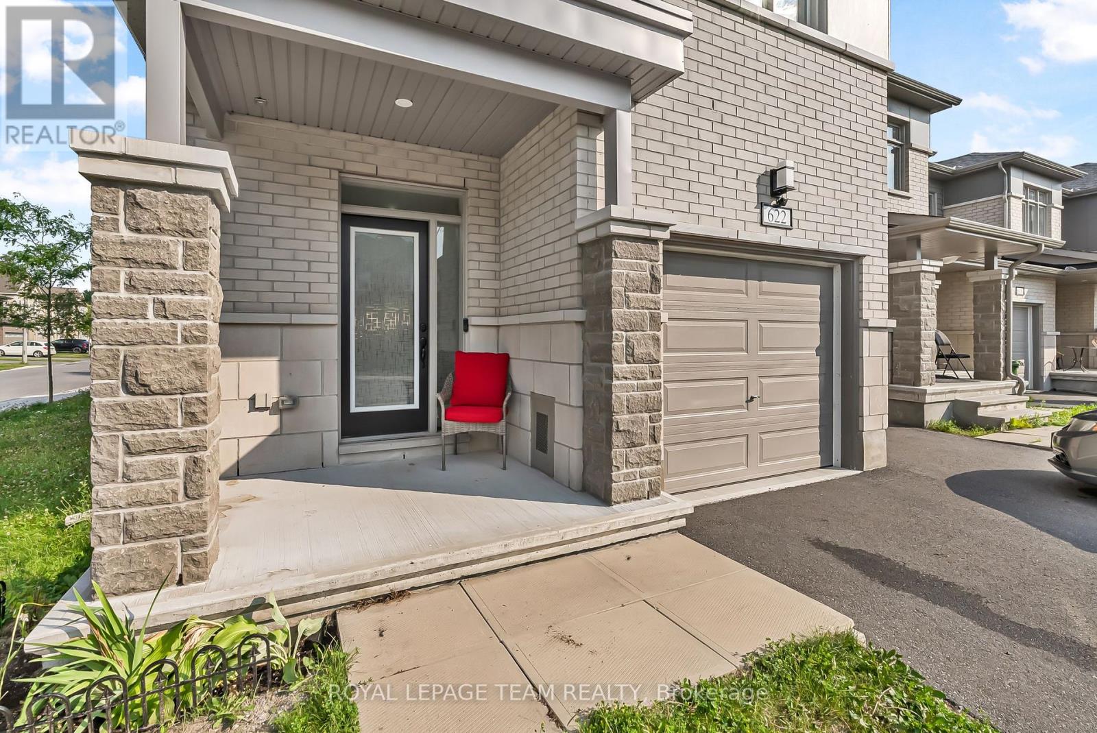 Property at 622 PARADE DRIVE image 3