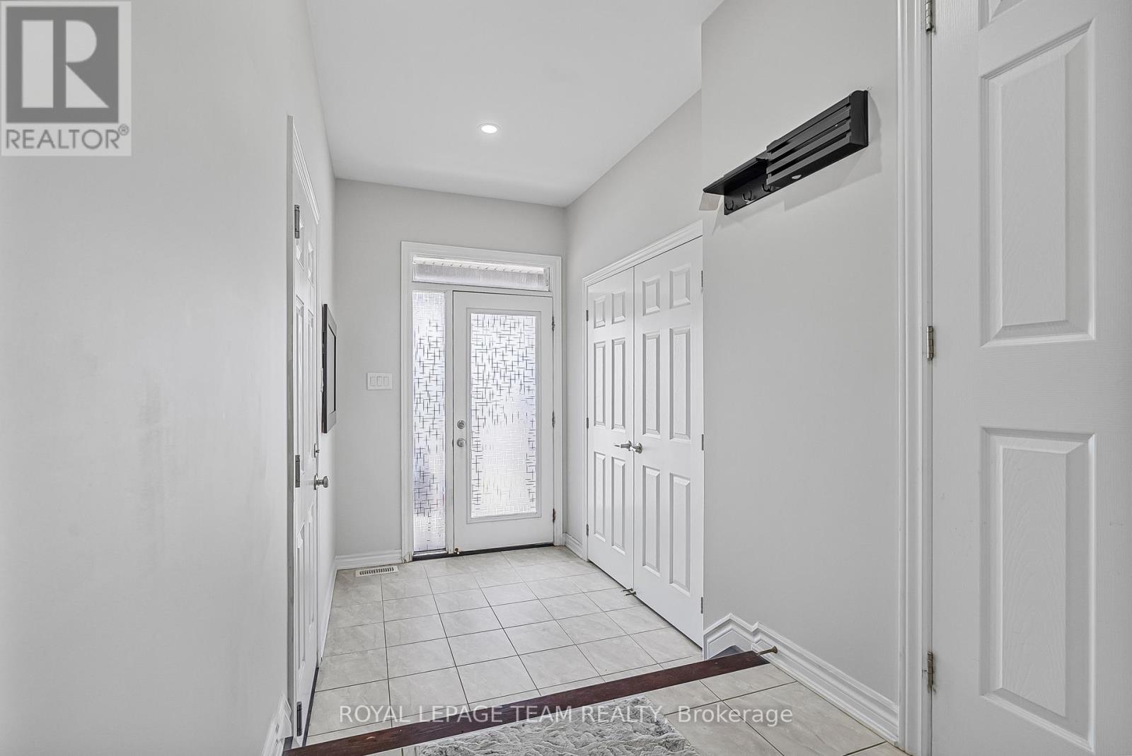 Property at 622 PARADE DRIVE image 4