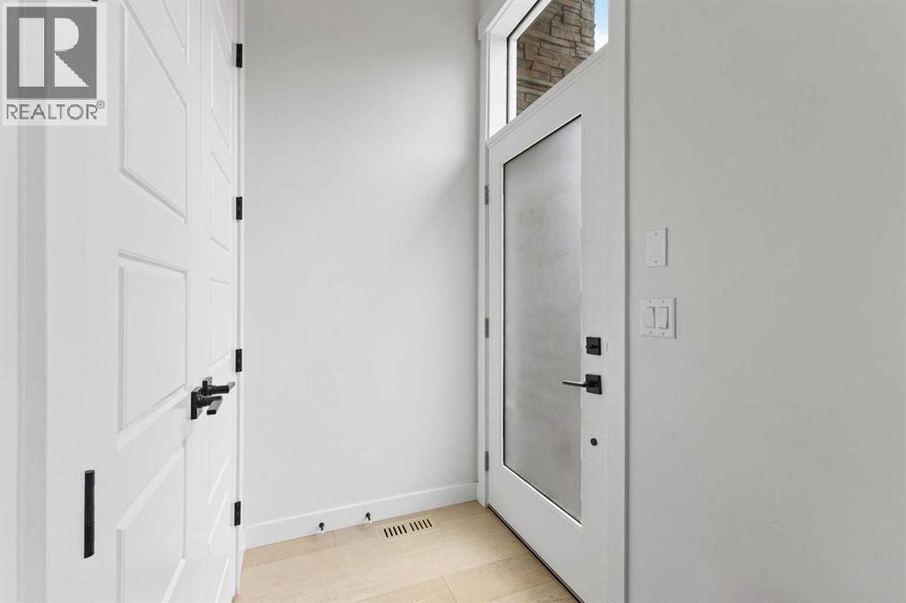 Property at 3, 4612 17 Avenue NW image 5