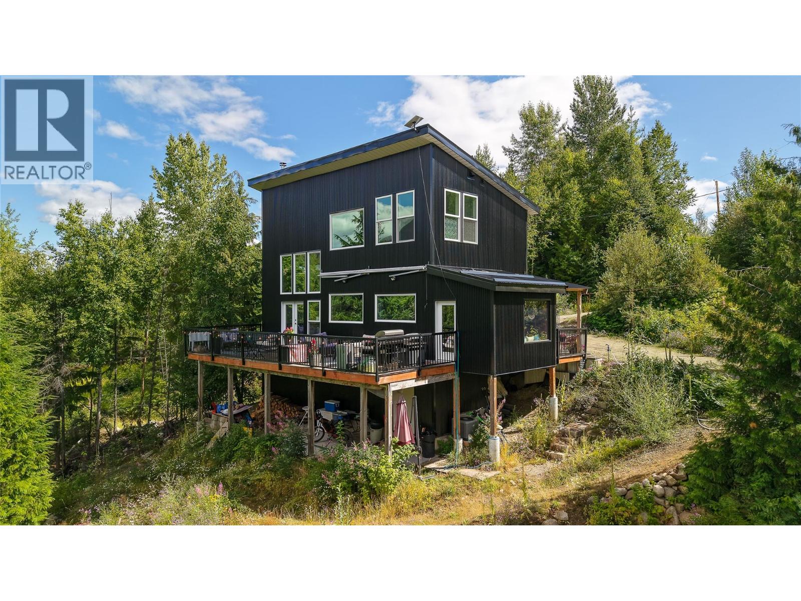 300 Richie Road, rossland, British Columbia