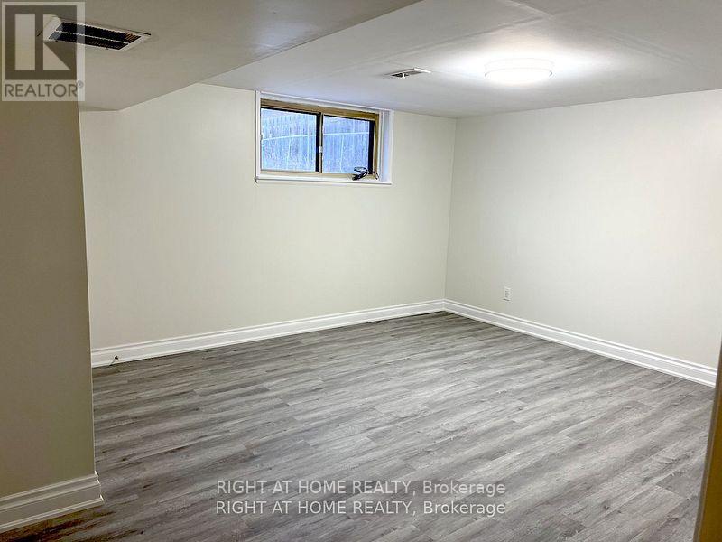 20 Omagh (Lower Level) Avenue, Toronto, Ontario  M9M 1E7 - Photo 11 - W12335421