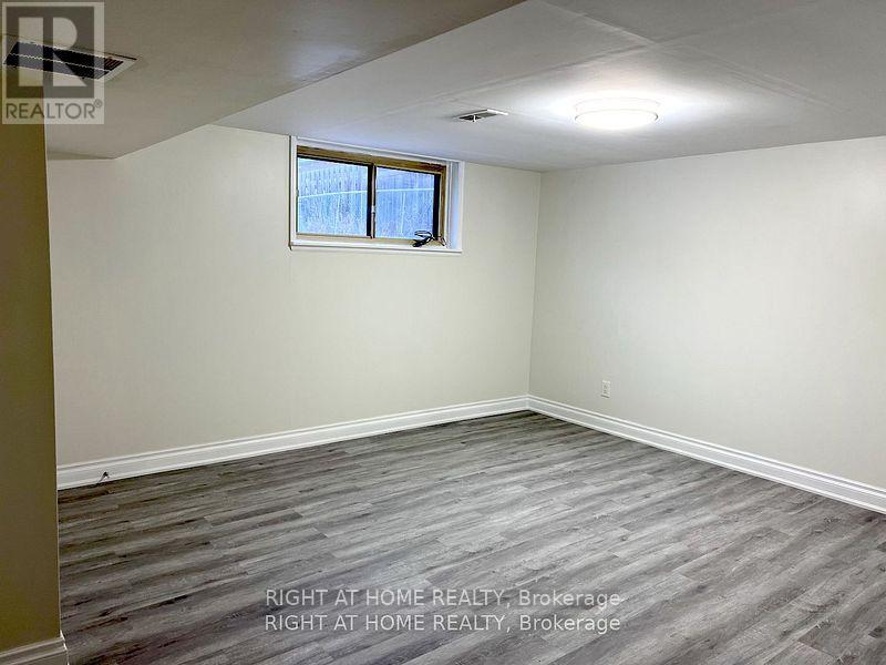 20 Omagh (Lower Level) Avenue, Toronto, Ontario  M9M 1E7 - Photo 5 - W12335421