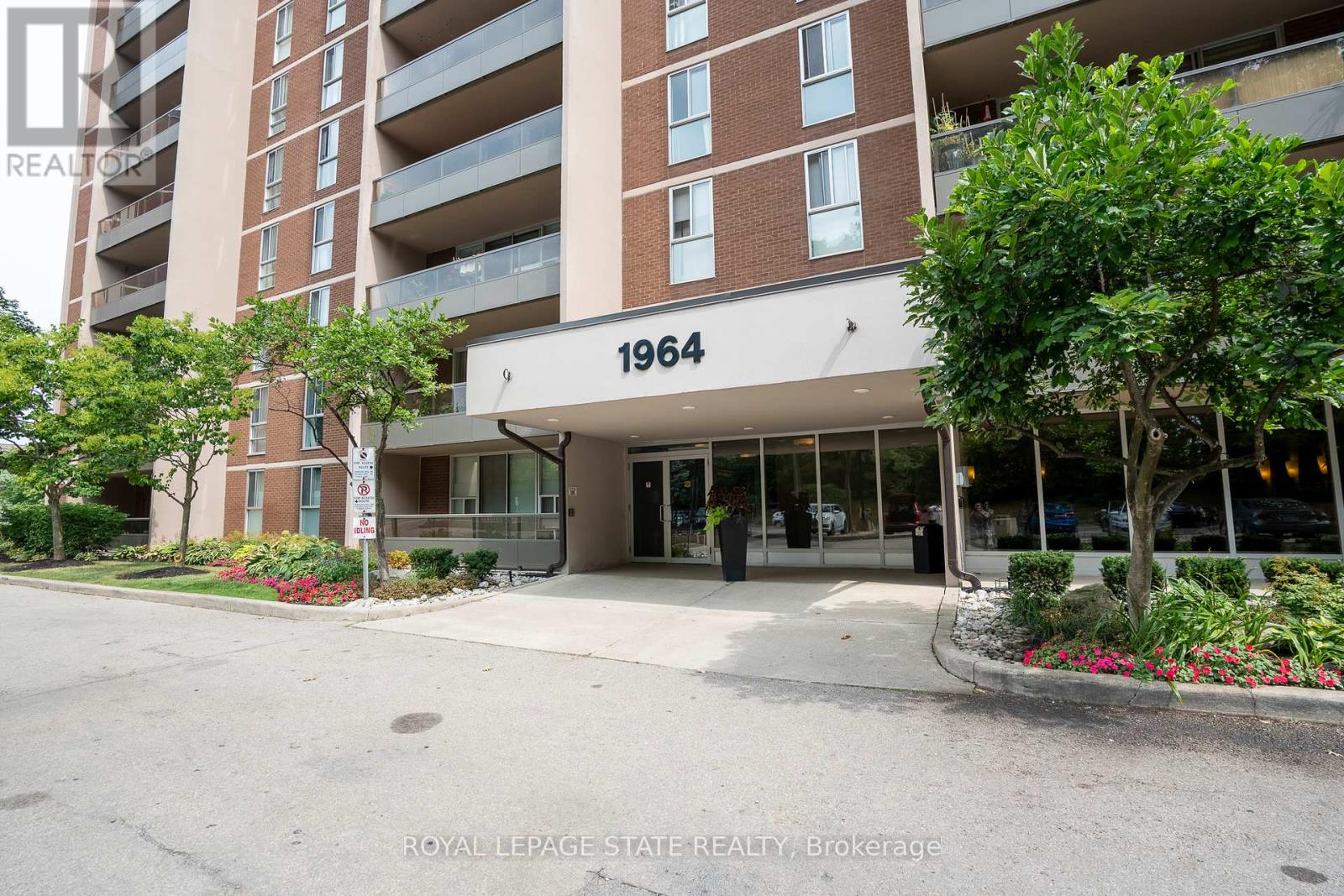 Property at 707 - 1964 MAIN STREET W image 3