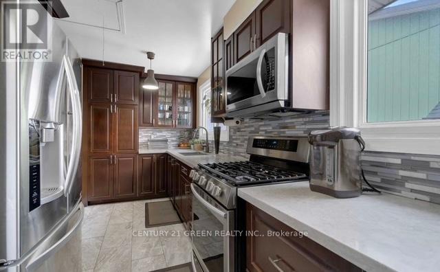 Property at 7179 DELMONTE CRESCENT image 3