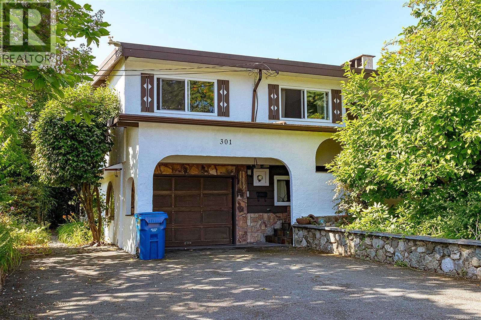 Property at 301 Putter Pl image 1