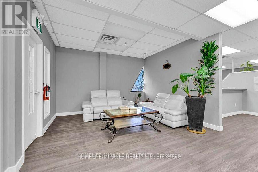 52 Bramwin Court, Brampton (Bramalea South Industrial), Ontario  L6T 5G2 - Photo 16 - W12335446