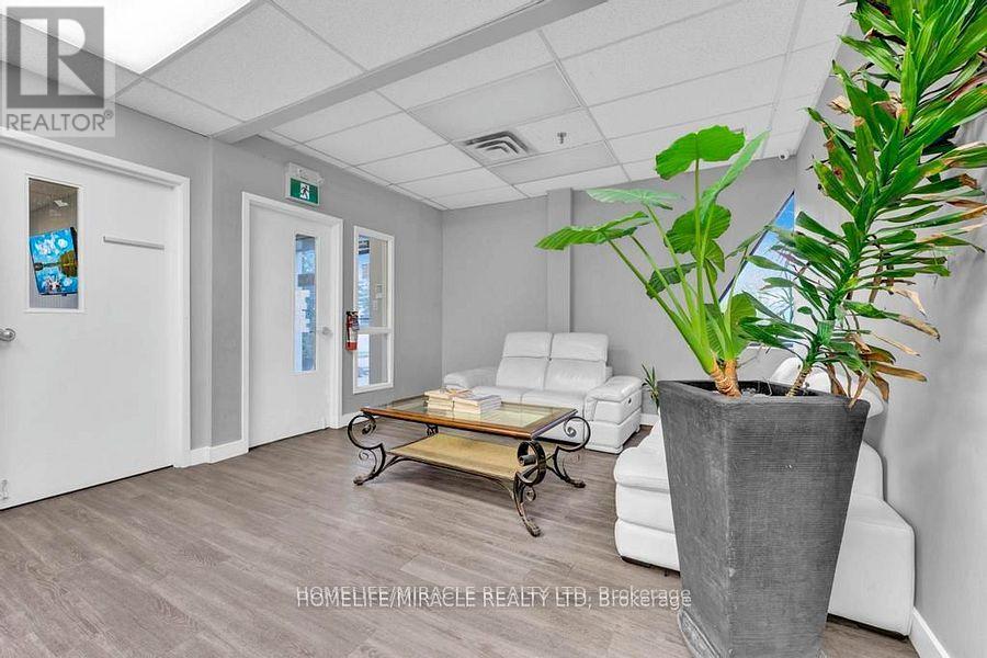 52 Bramwin Court, Brampton (Bramalea South Industrial), Ontario  L6T 5G2 - Photo 17 - W12335446