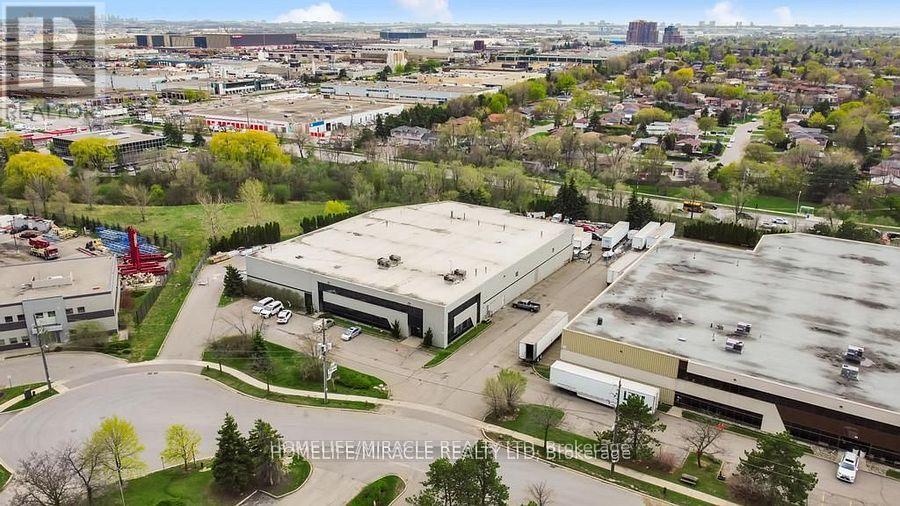 52 Bramwin Court, Brampton (Bramalea South Industrial), Ontario  L6T 5G2 - Photo 2 - W12335446