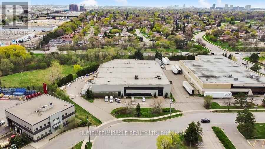 52 Bramwin Court, Brampton (Bramalea South Industrial), Ontario  L6T 5G2 - Photo 3 - W12335446