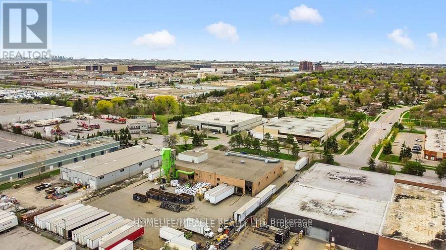 52 Bramwin Court, Brampton (Bramalea South Industrial), Ontario  L6T 5G2 - Photo 6 - W12335446