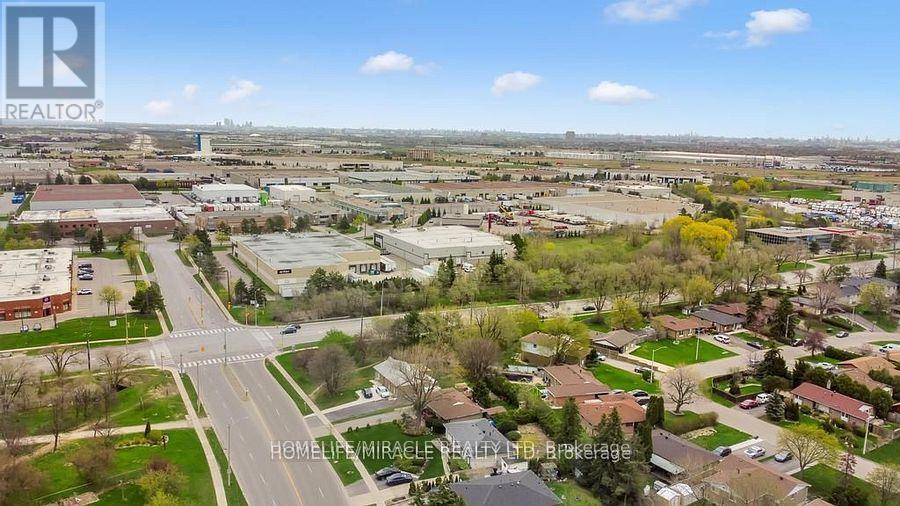 52 Bramwin Court, Brampton (Bramalea South Industrial), Ontario  L6T 5G2 - Photo 8 - W12335446