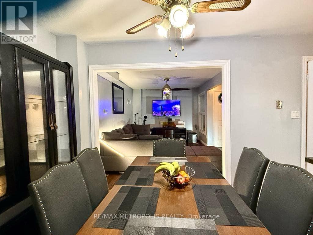 4 Shepmore Terrace, Toronto, Ontario  M1B 3H4 - Photo 16 - E12335504