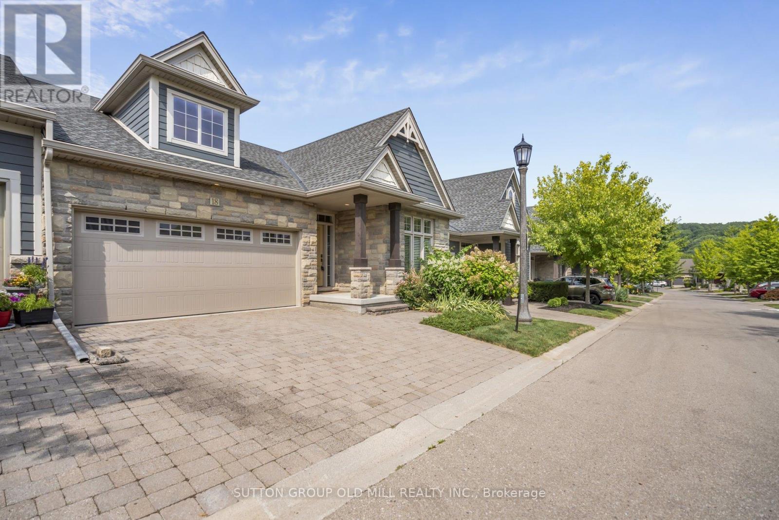 51 - 18 Crimson Drive, Niagara-On-The-Lake, Ontario  L0S 1J0 - Photo 2 - X12335505