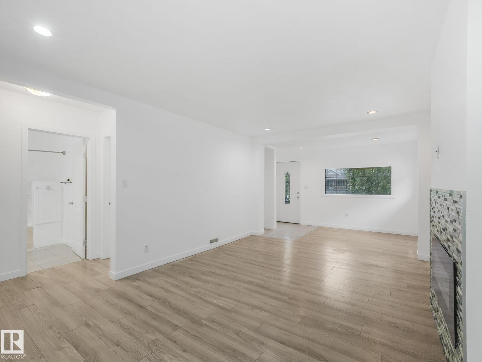 Property at 11542 97 ST NW image 5