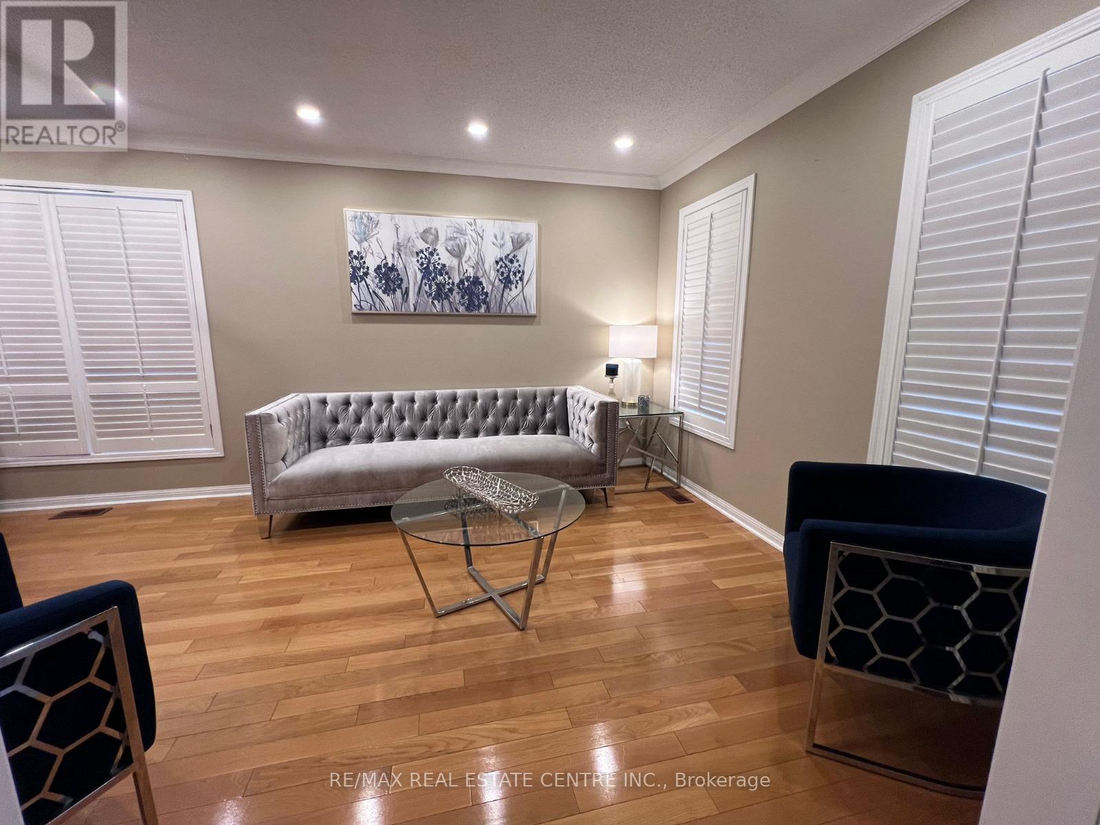 2899 Westoak Trails Boulevard, Oakville, Ontario  L6M 4V2 - Photo 11 - W12335517