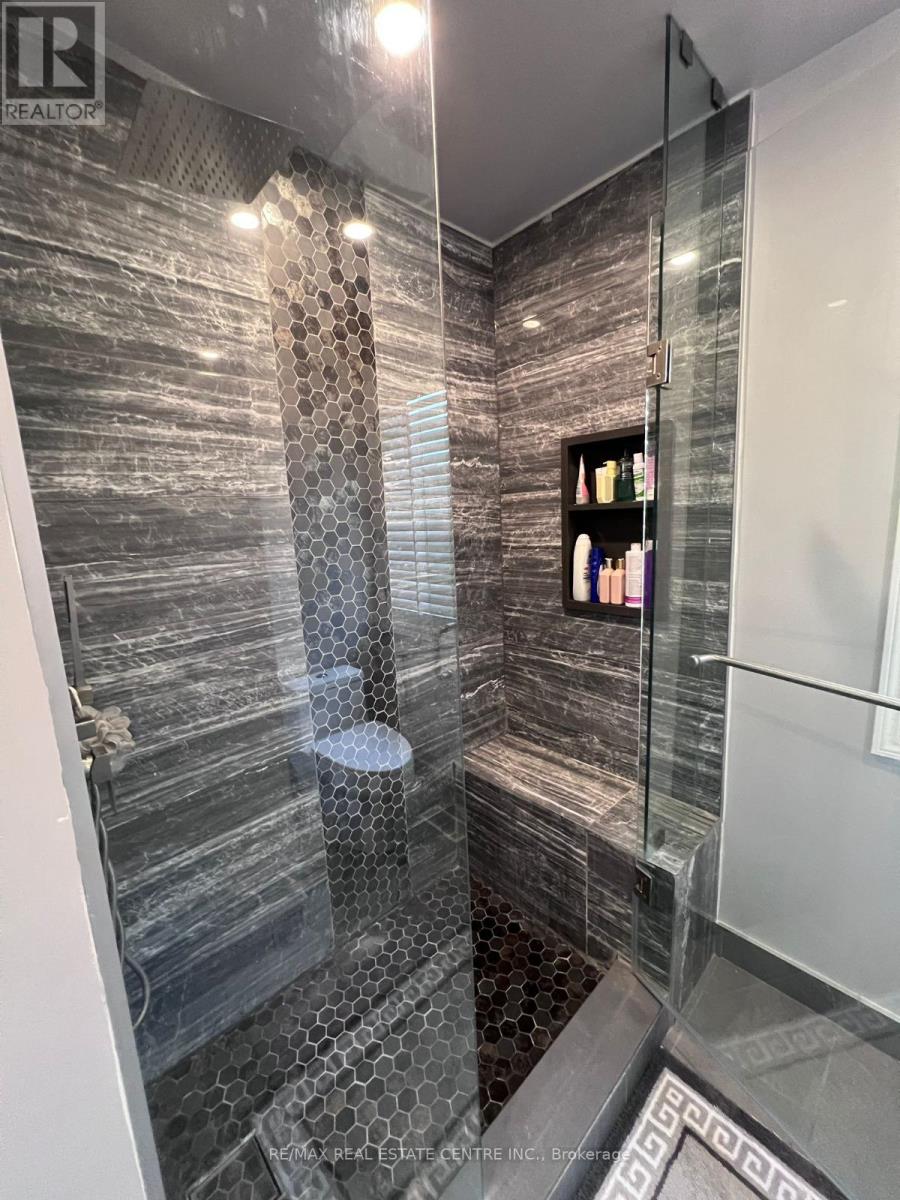 2899 Westoak Trails Boulevard, Oakville, Ontario  L6M 4V2 - Photo 16 - W12335517