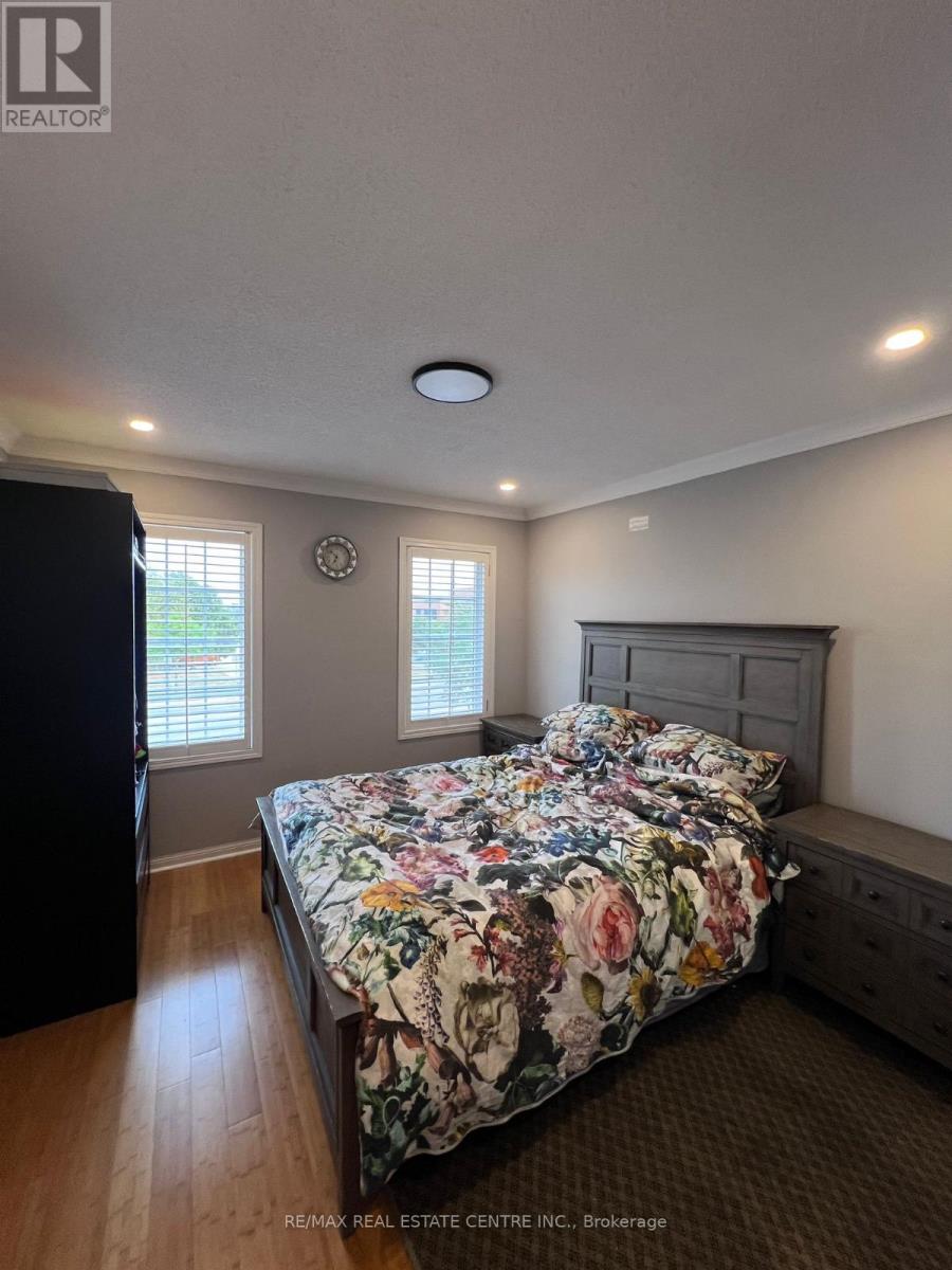 2899 Westoak Trails Boulevard, Oakville, Ontario  L6M 4V2 - Photo 23 - W12335517