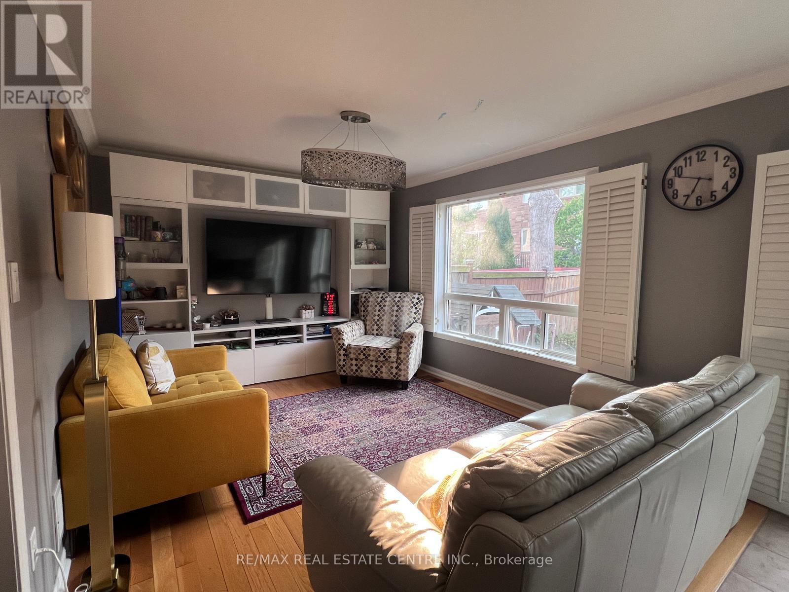 2899 Westoak Trails Boulevard, Oakville, Ontario  L6M 4V2 - Photo 3 - W12335517
