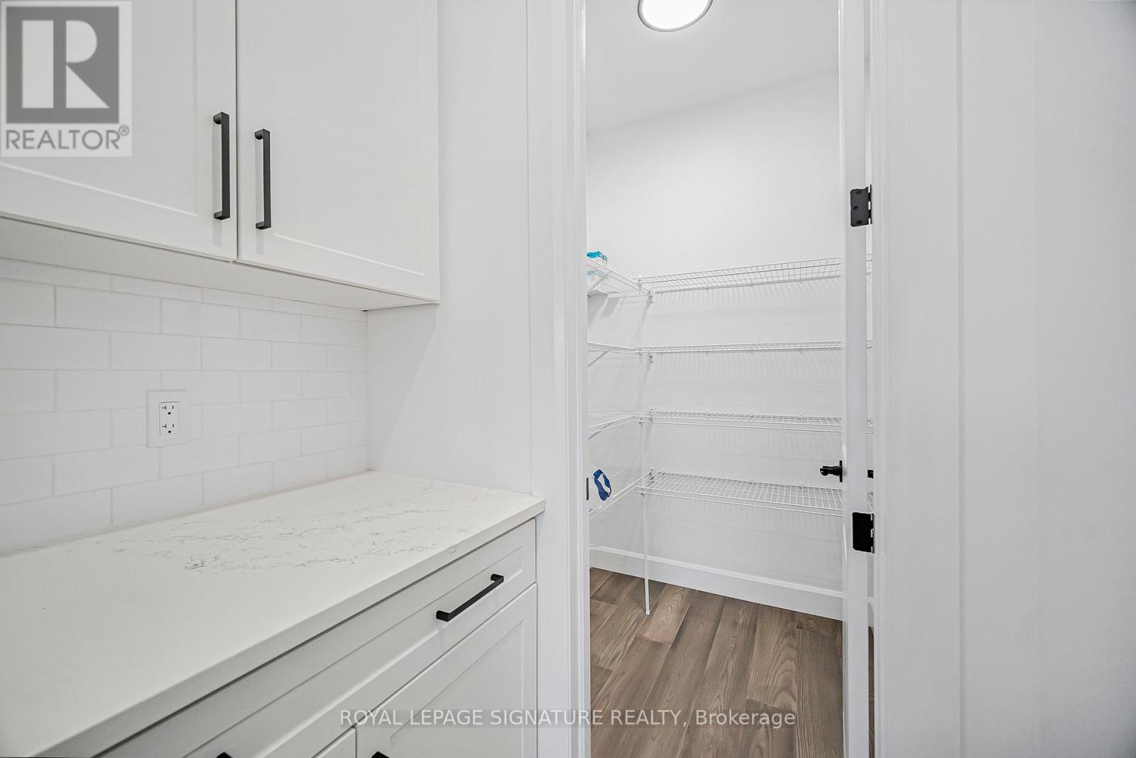 6326 Heathwoods Avenue, London South, Ontario  N6P 0K2 - Photo 9 - X12335323