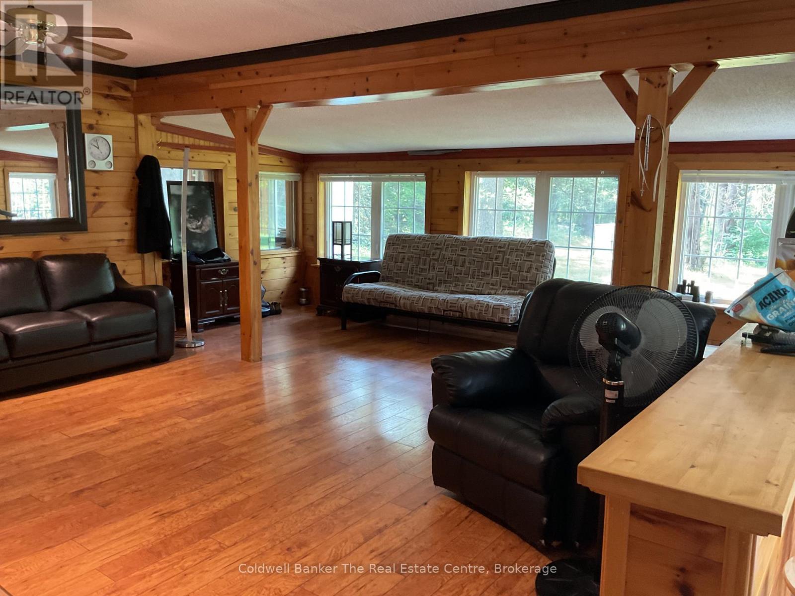 1060 Kahshe Lake Road S, Gravenhurst, Ontario  P0E 1G0 - Photo 19 - X12335536