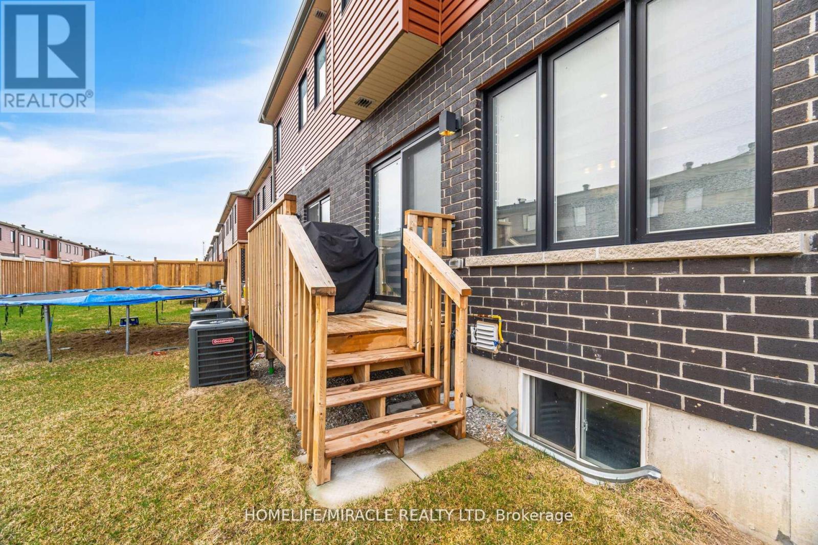92 Fairlane Avenue, Barrie, Ontario  L9J 0M9 - Photo 33 - S12335554