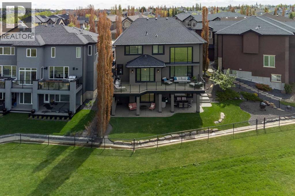 Property at 117 Rockcliff Bay NW image 4