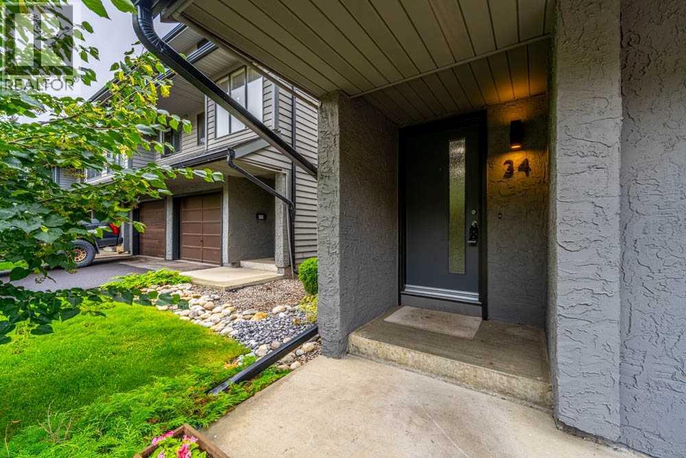 Property at 34, 10 Point Drive NW image 2