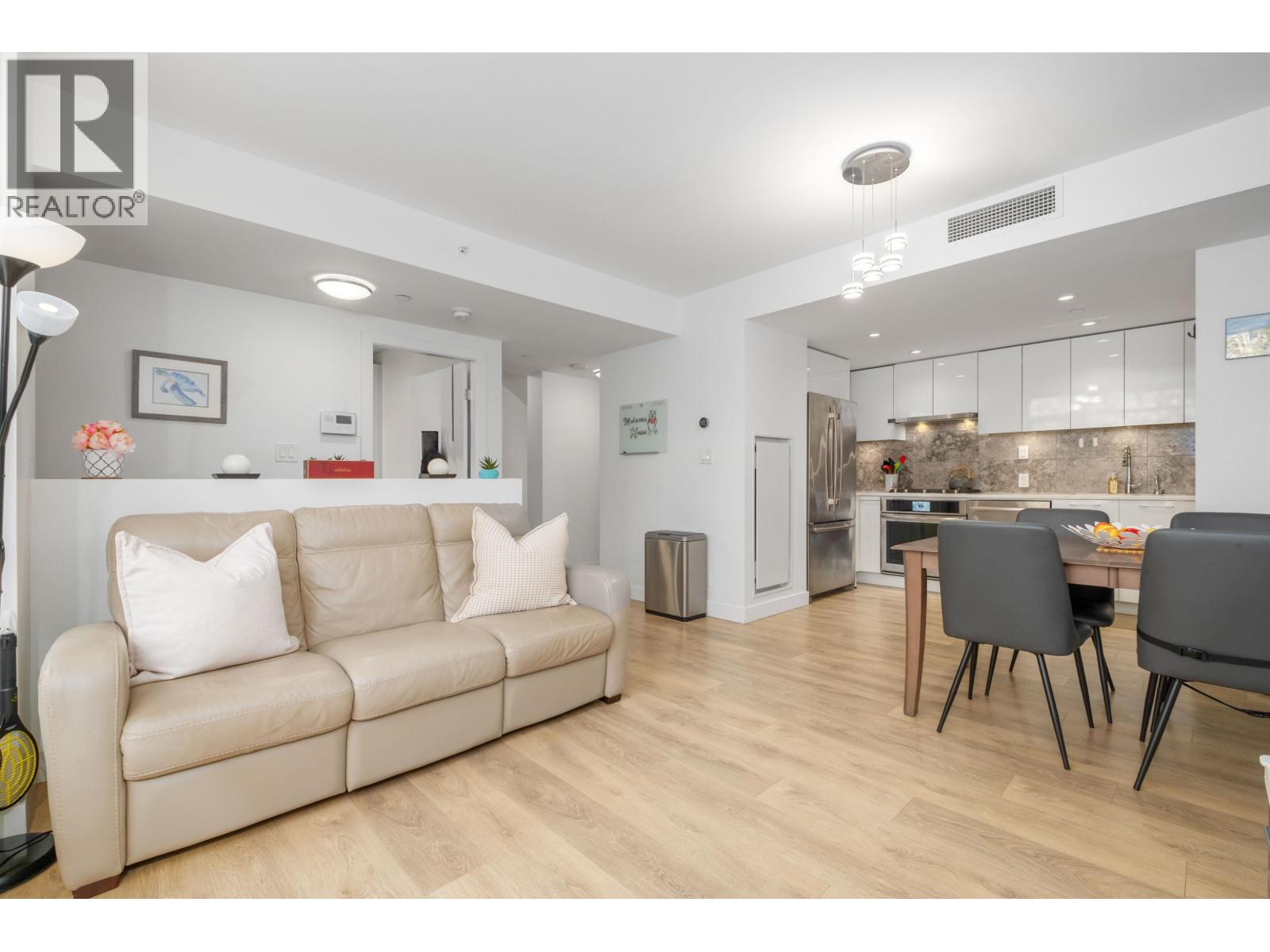 3518 MARINE WAY, Vancouver, British Columbia